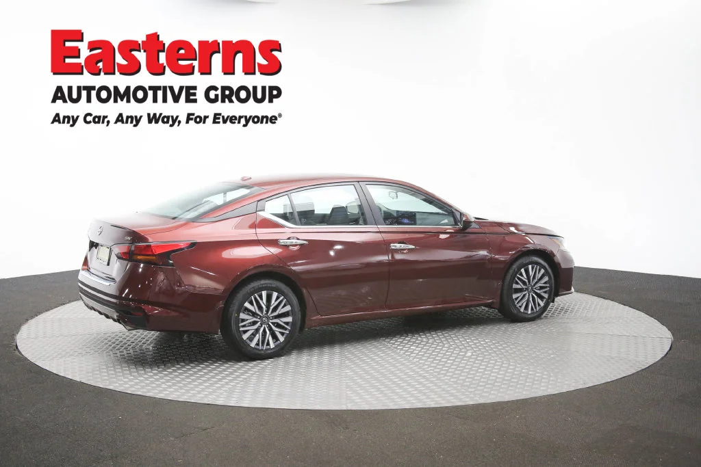 Used 2023 Red Nissan 2.5 SV image 46