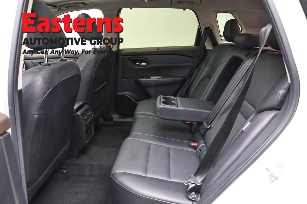Used 2023 White Nissan SV image 22