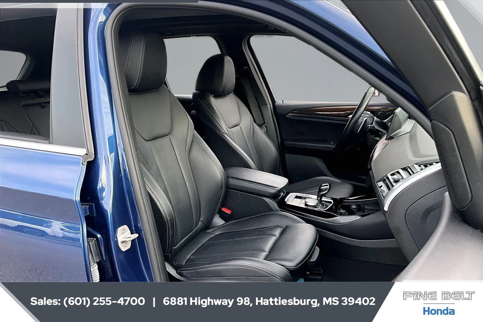 Used 2024 Phytonic Blue Metallic BMW sDrive30i image 6