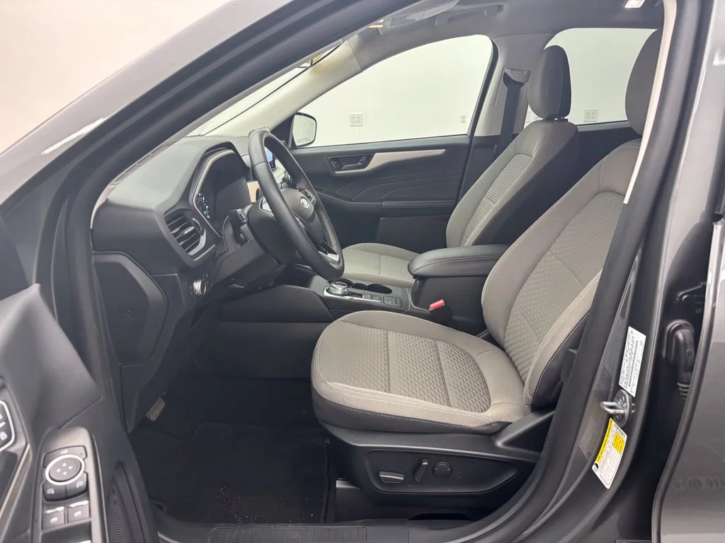 Used 2022 Gray Ford SE image 22