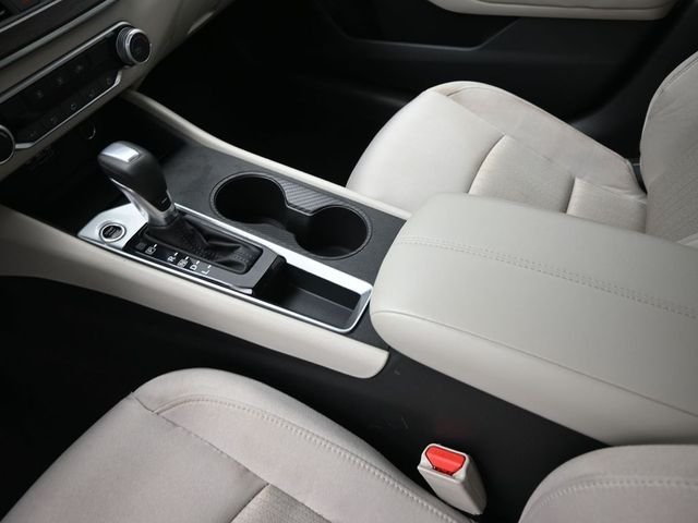 Used 2025 White Nissan 2.5 SV image 31
