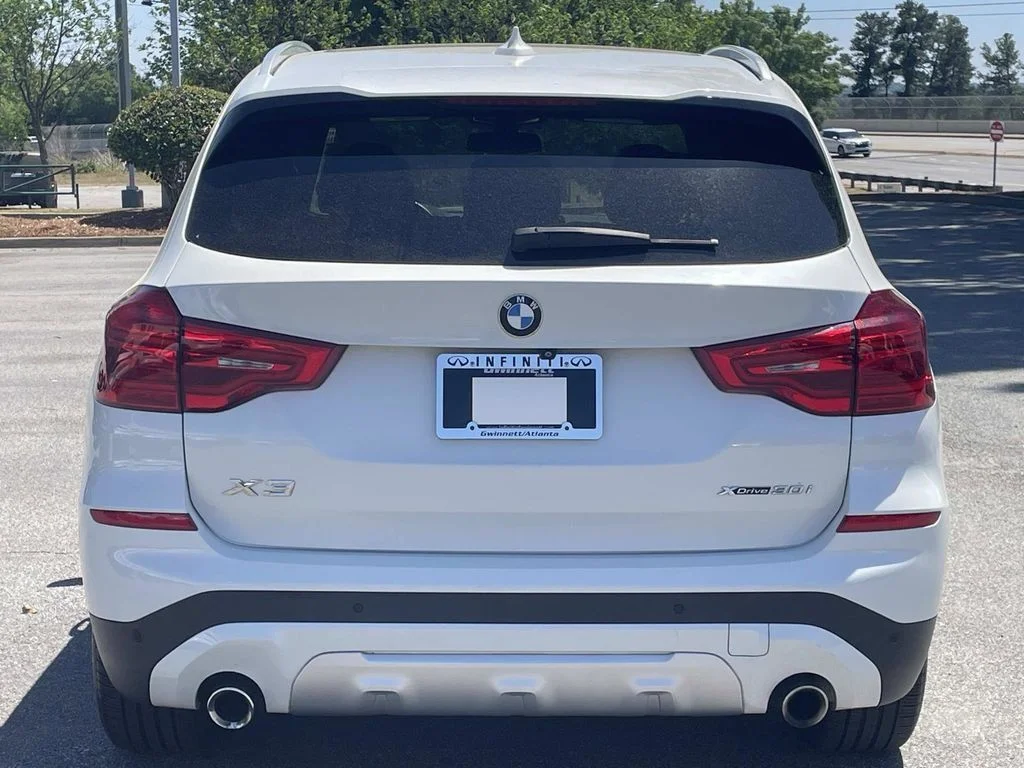 Used 2019 White BMW xDrive30i image 3