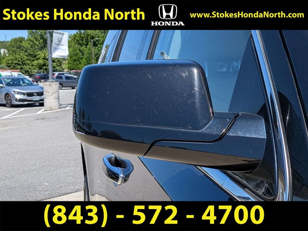 Used 2019 Black GMC Denali image 17