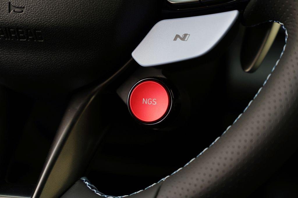 New 2026 Abyss Black Hyundai Base image 14