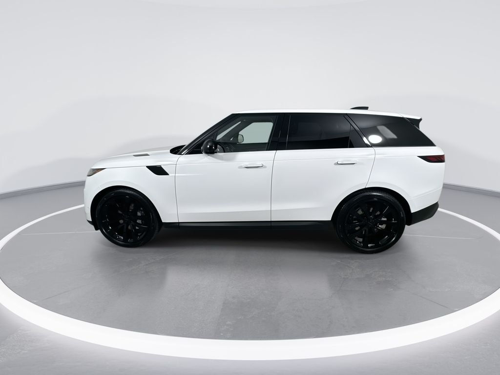 New 2026 Fuji White Land Rover SE image 5
