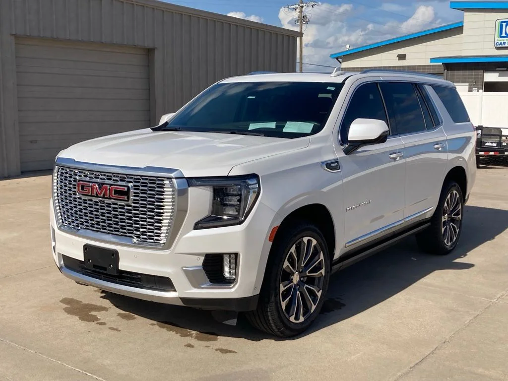 Used 2024 White Frost GMC Denali image 3