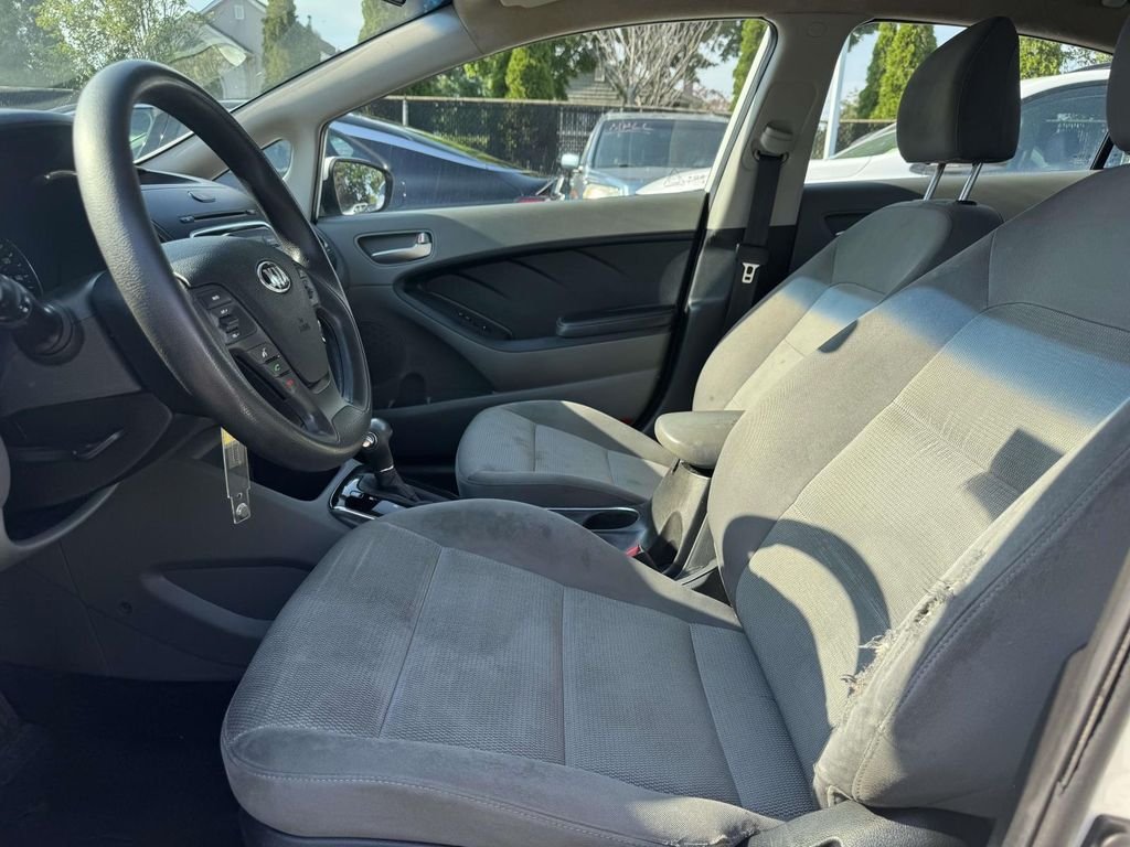 Used 2017 White Kia LX image 14