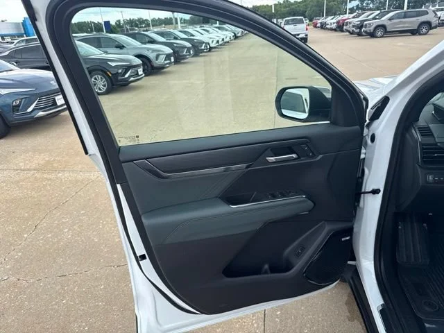 2026 GMC Acadia AT4 - Photo 10