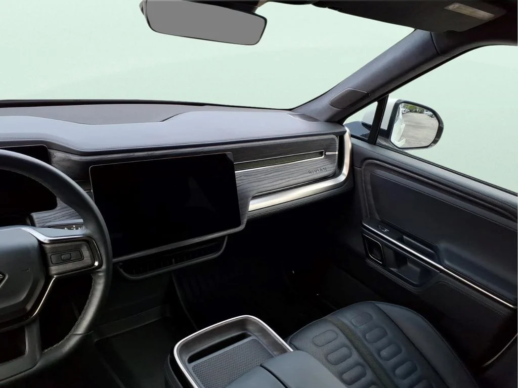 Used 2022 White Rivian Adventure image 13
