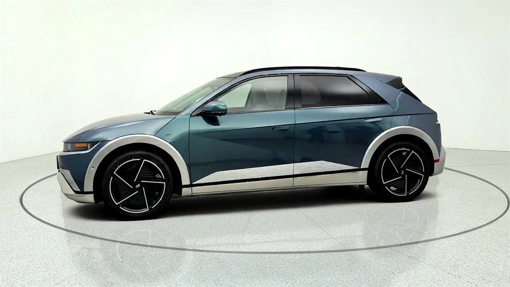 Used 2025 Digital Teal Hyundai Limited AWD image 8