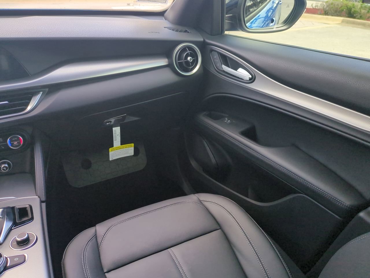 2025 Alfa Romeo Stelvio Base - Photo 16