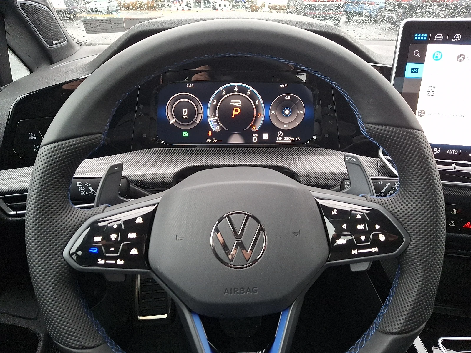 2026 Volkswagen Golf R R - Photo 10