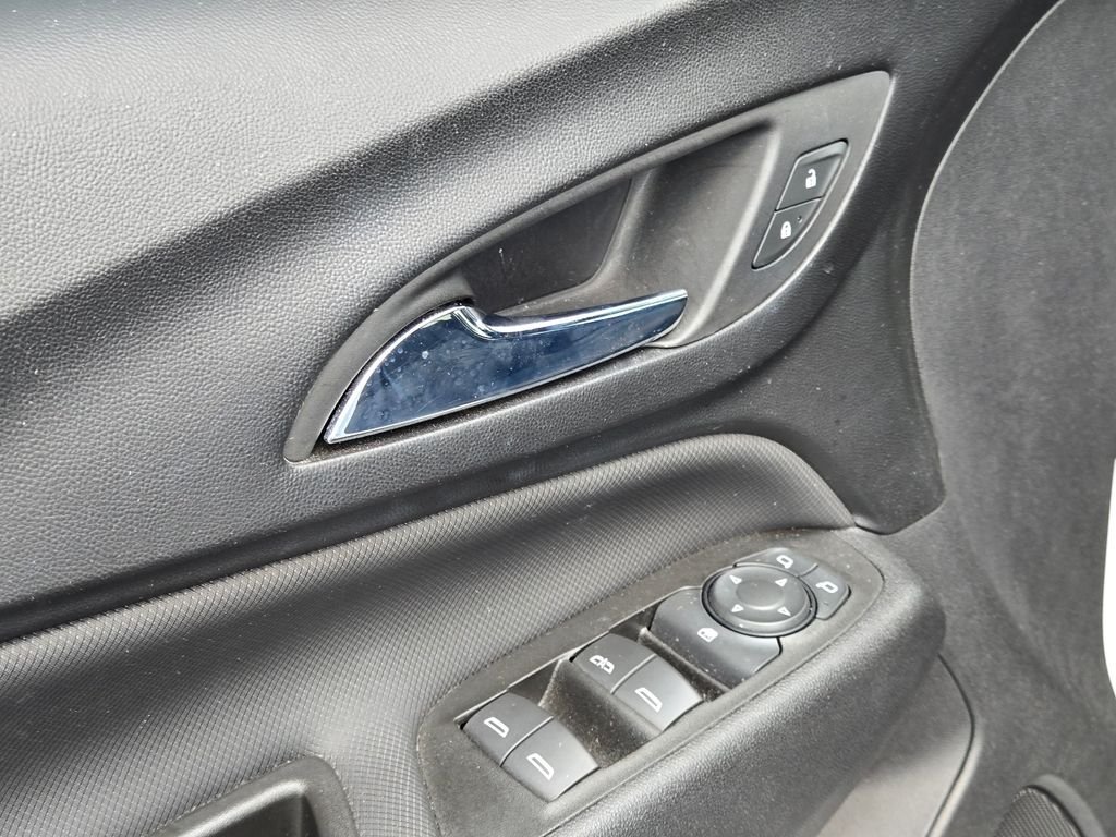 Used 2022 White Chevrolet RS image 19