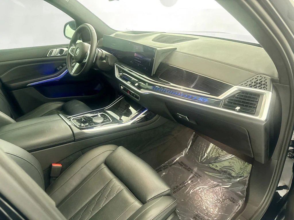 Used 2023 Black BMW xDrive40i image 28