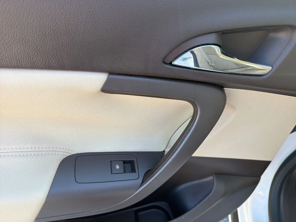 Used 2011 White Buick CXL image 24