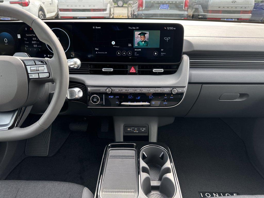 New 2027 Green Hyundai SE Standard Range image 16