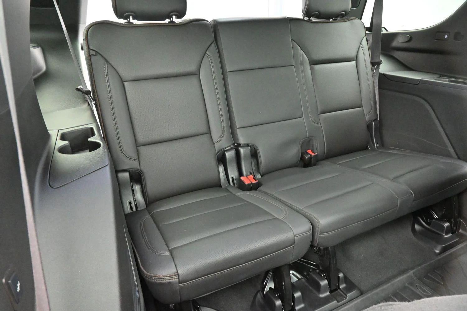 Used 2024 Summit White Chevrolet High Country image 39