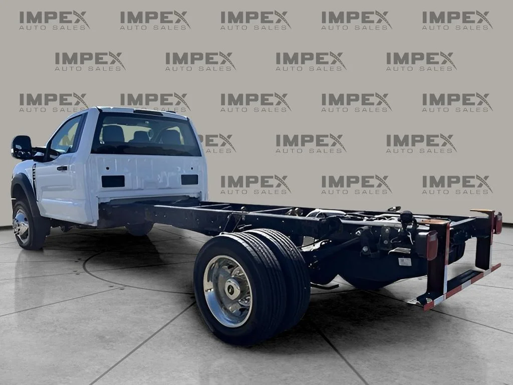 Used 2025 White Ford XL image 3