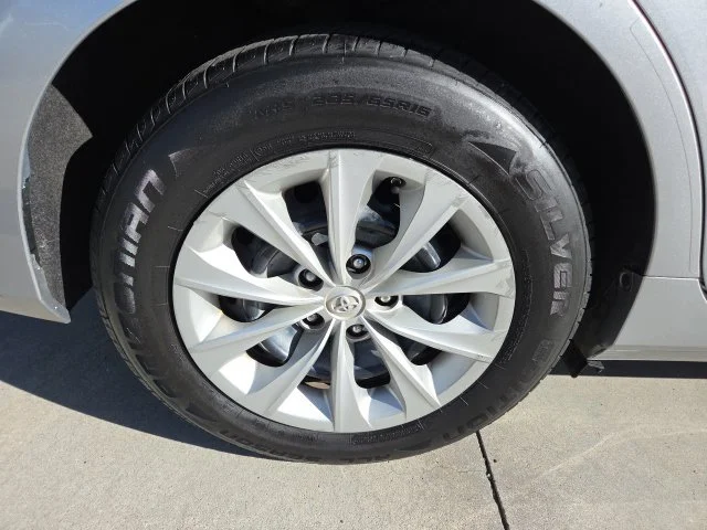 Used 2017 Silver Toyota LE image 12