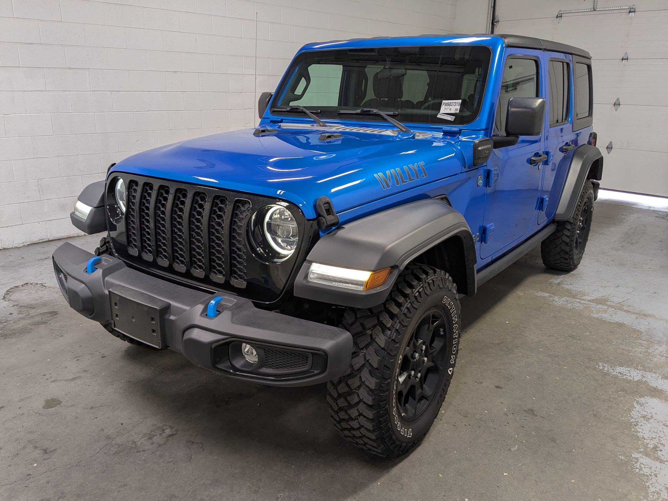 Used 2023 Hydro Blue Pearlcoat Jeep Willys image 9