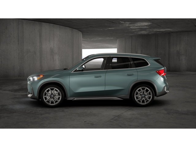 New 2027 Cape York Green Metallic BMW xDrive28i image 4