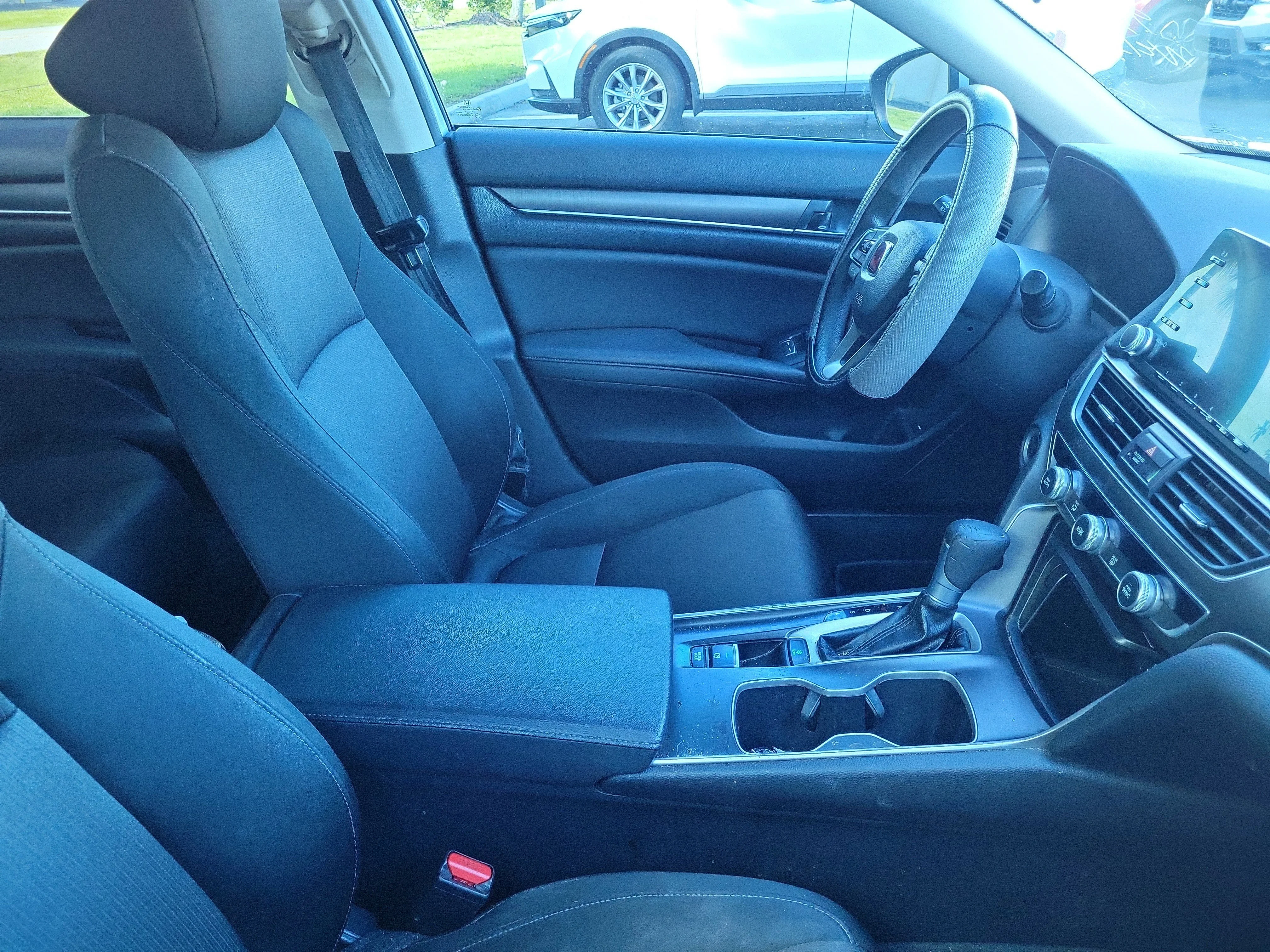 Used 2020 Silver Honda LX image 3