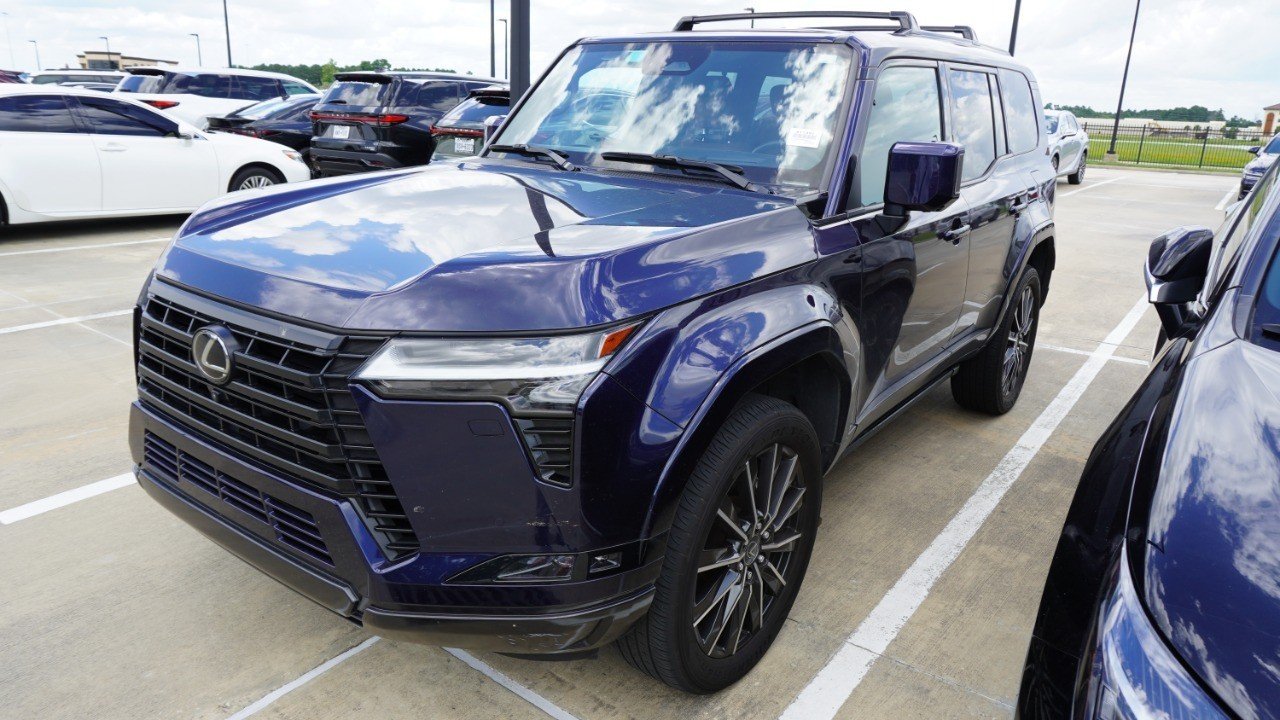 Used 2024 Blue Lexus GX 550 Luxury+ image 4