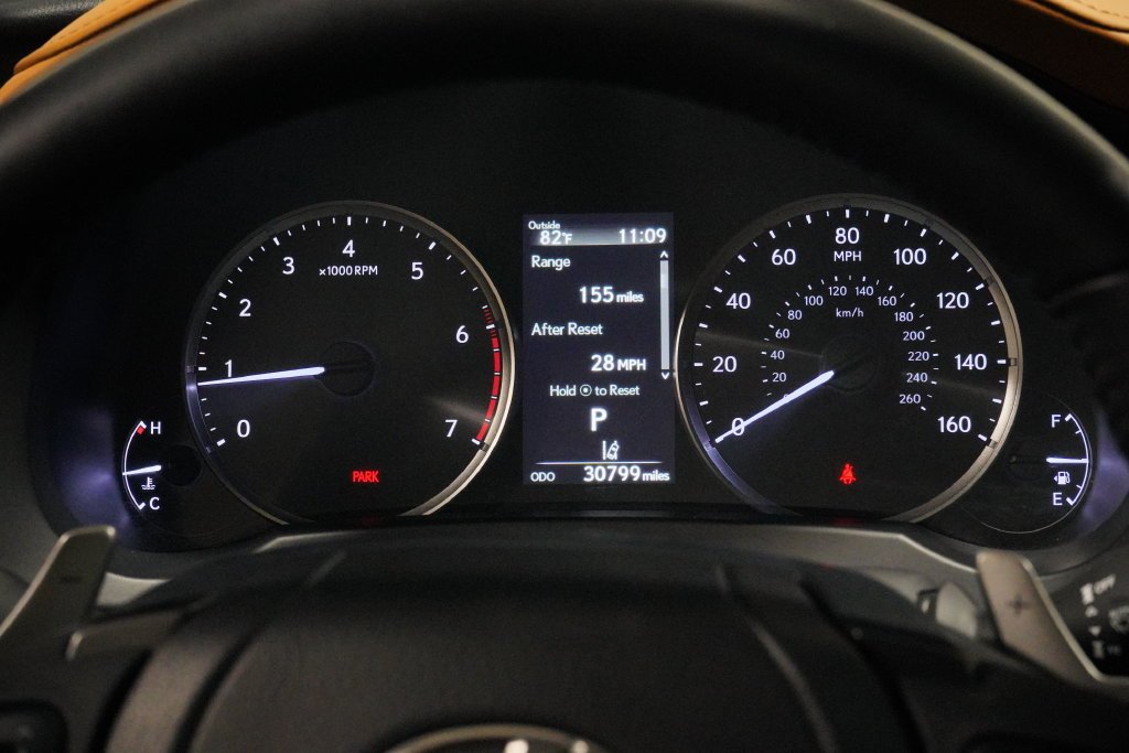 Used 2022 White Pearl Lexus 300 image 15