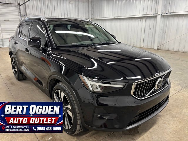Pre-Owned 2023 Volvo XC40 B5 Plus Bright Theme AWD 4D Sport Utility