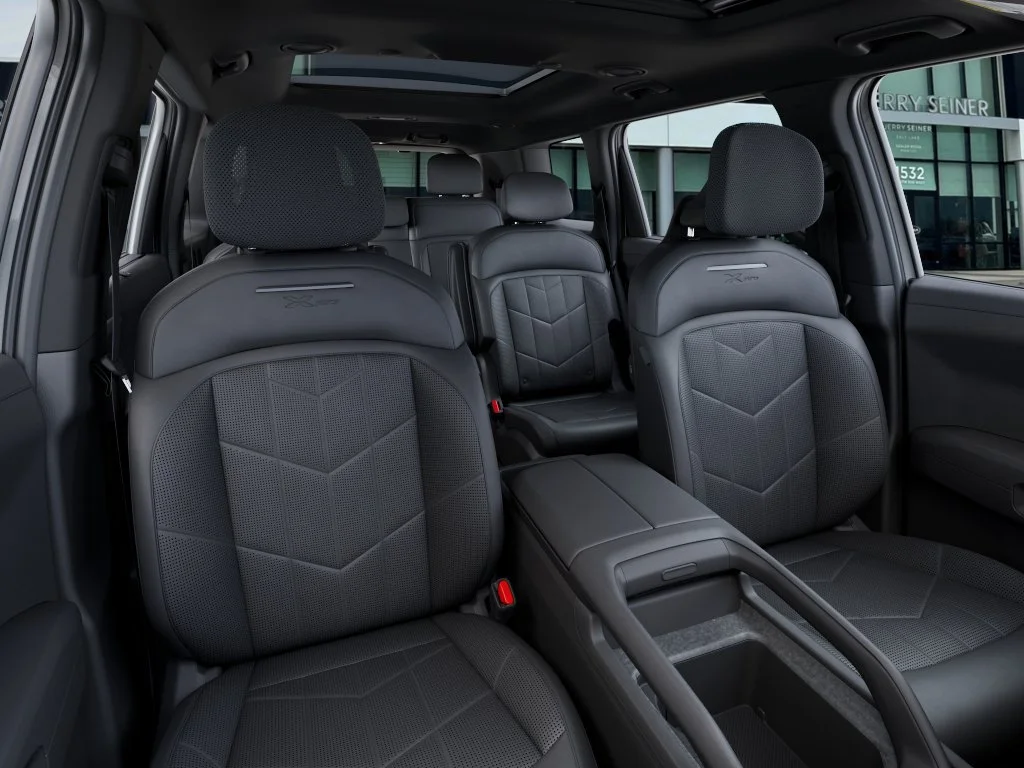 New 2027 Glacial White Pearl Kia X-PRO SX image 15