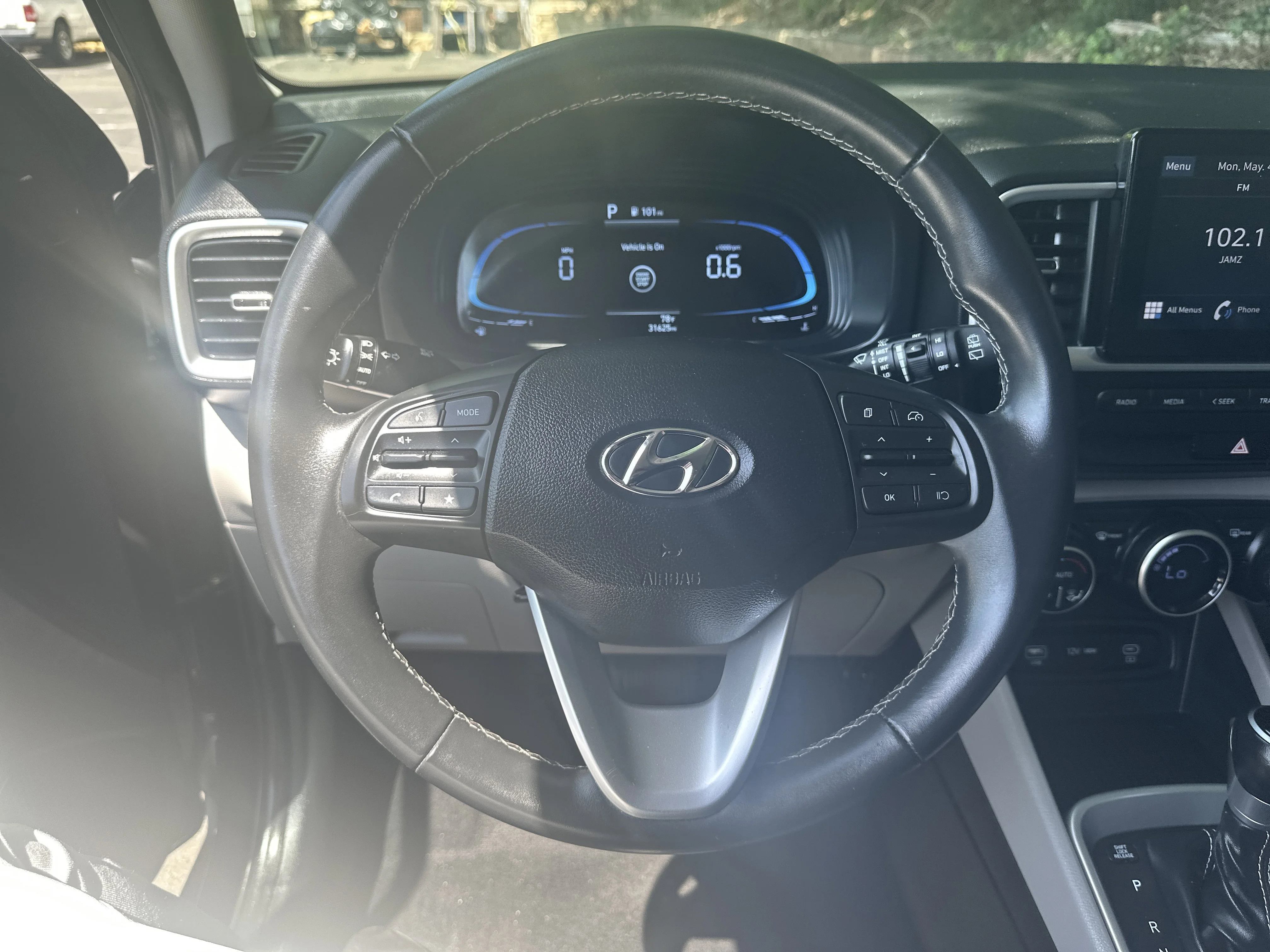 Used 2025 Onyx Black Hyundai SEL image 11