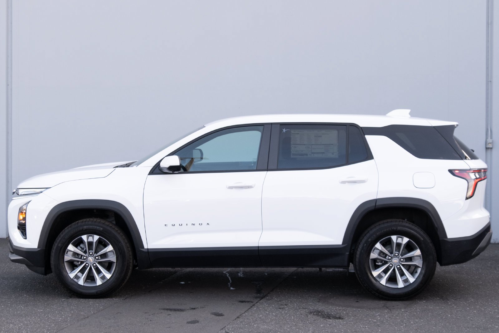 New 2027 Summit White Chevrolet AWD LT image 23