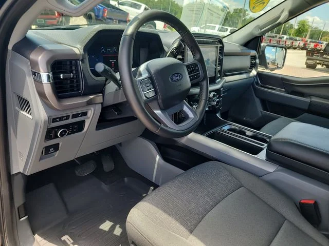 Used 2024 Black Ford XLT image 17