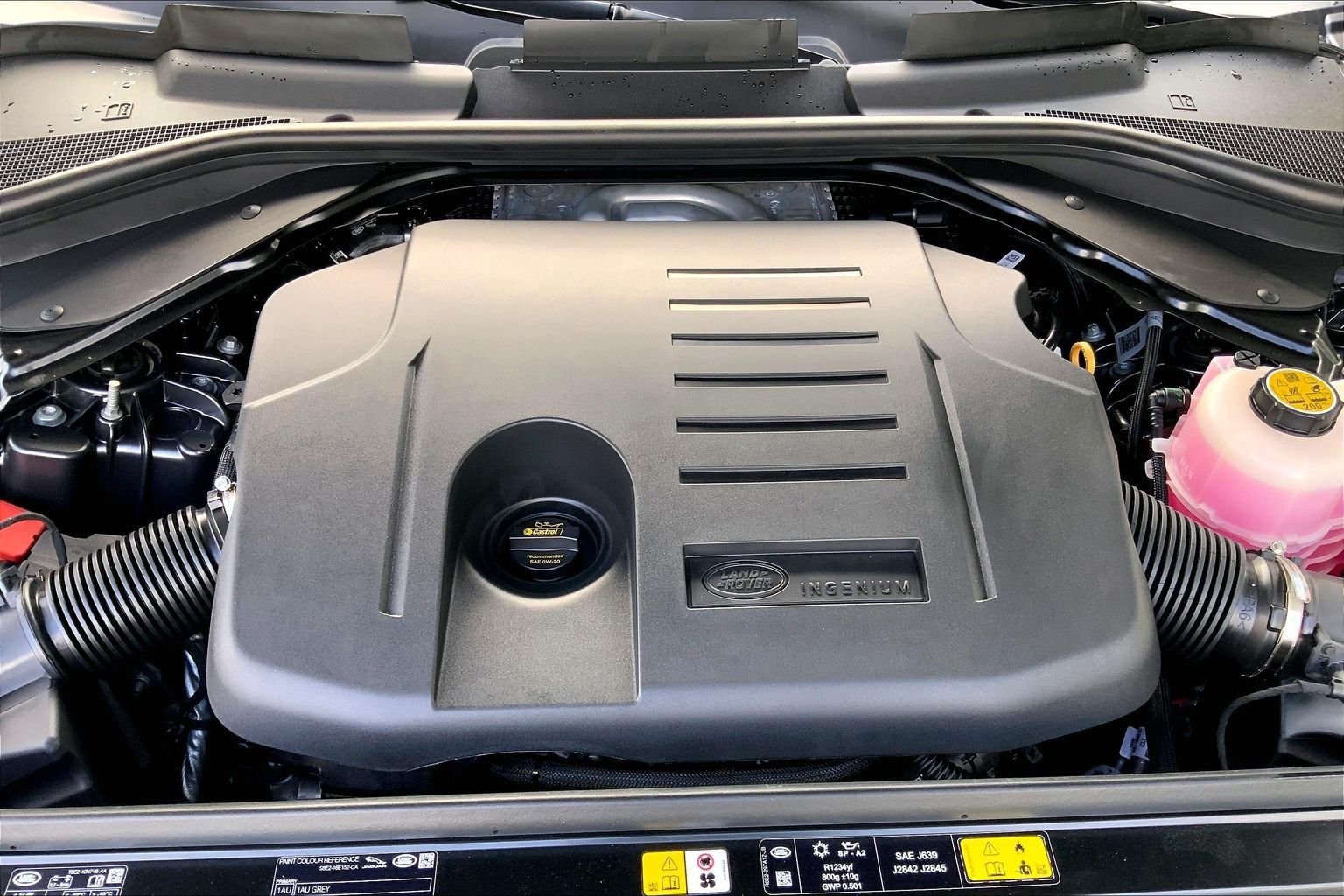 New 2027 Carpathian Grey Land Rover SE image 17