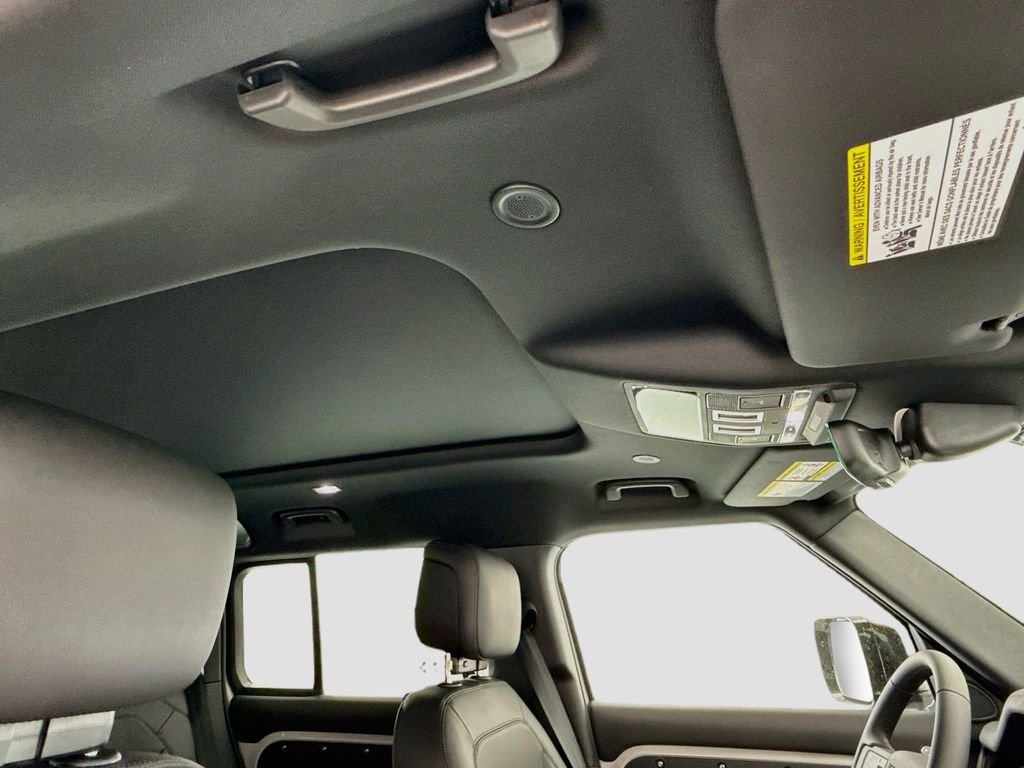 New 2026 Borasco Grey Land Rover X-Dynamic SE image 17