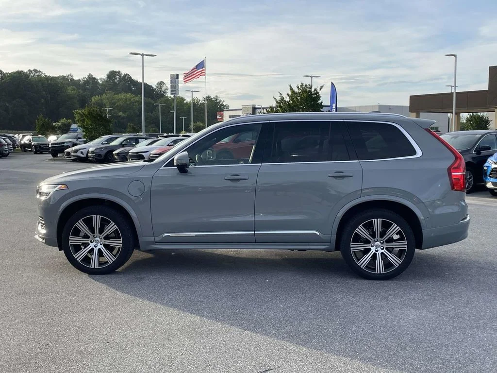 Certified Used 2024 Vapour Grey Metallic Volvo Ultimate Bright Theme image 25