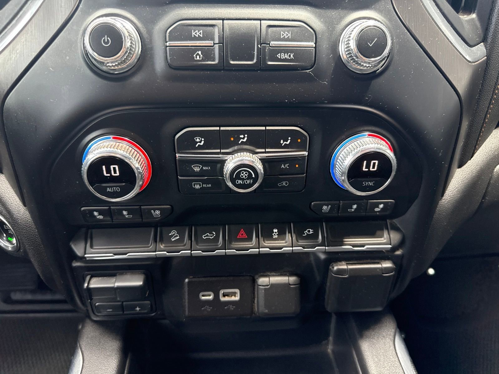 Used 2021 Summit White GMC AT4 with Trailering Package image 25