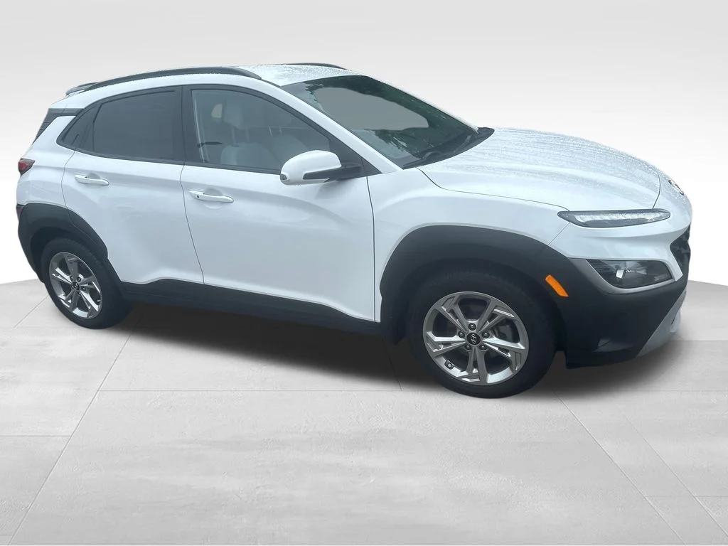Used 2023 White Hyundai SEL image 35