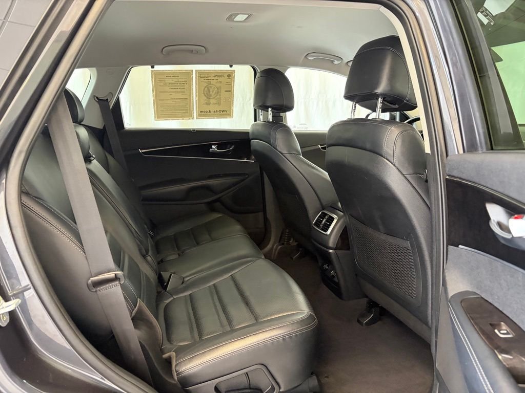 Used 2017 Platinum Graphite Kia EX image 23