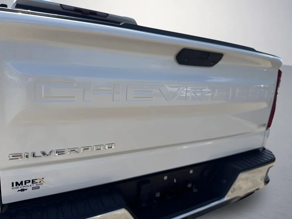 Used 2020 IRIDESCENT PEARL TRICOAT Chevrolet LTZ image 35