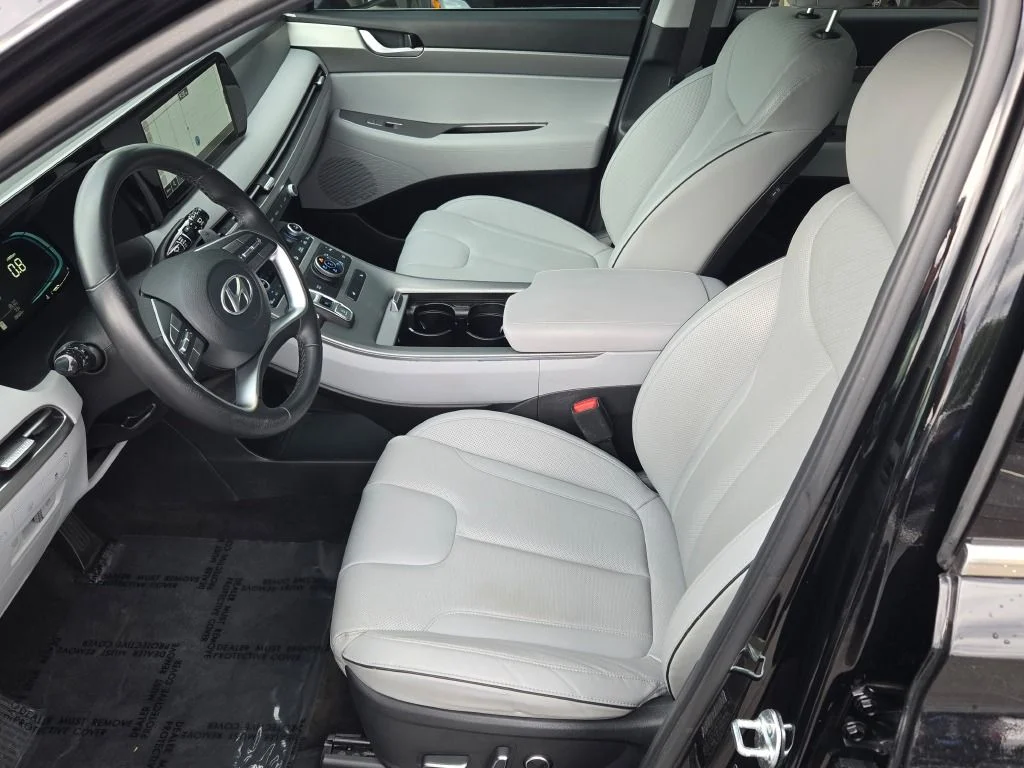 Used 2024 Black Hyundai SEL image 23