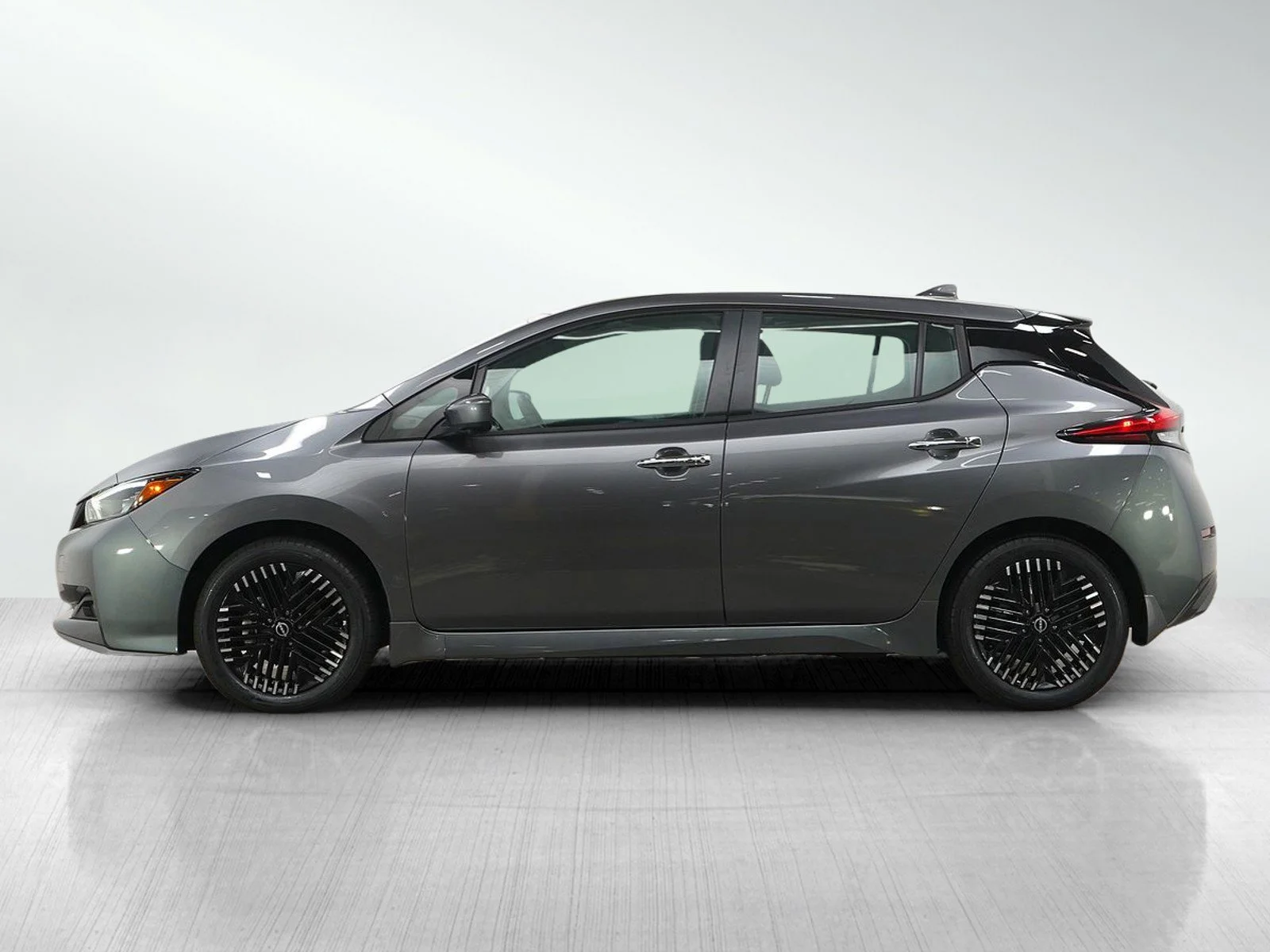 Certified 2025 Nissan Leaf SV PLUS with VIN 1N4CZ1CV3SC550526 for sale in Burnsville, Minnesota