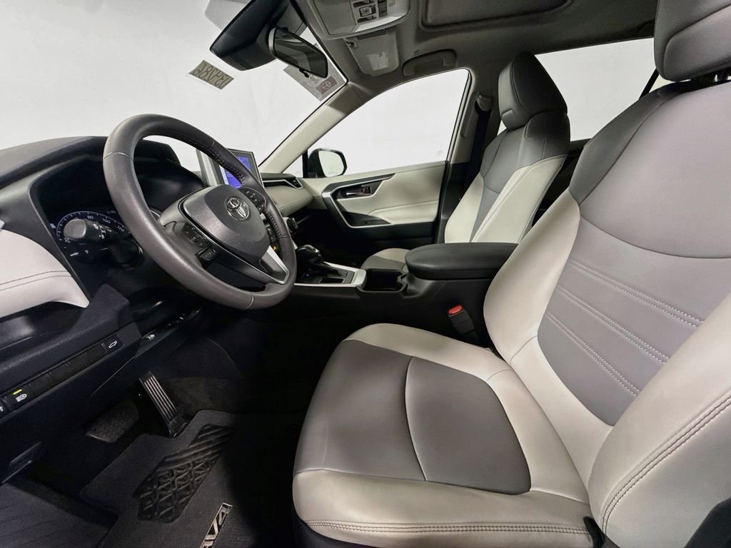 Used 2024 Magnetic Gray Metallic Toyota XLE Premium image 21