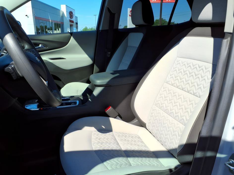 Used 2022 Silver Ice Metallic Chevrolet LT image 26
