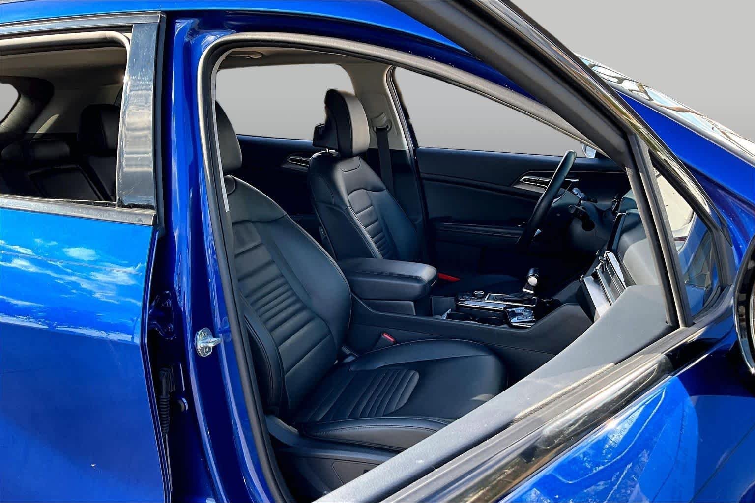 Used 2023 Sapphire Blue Kia SX-Prestige image 8