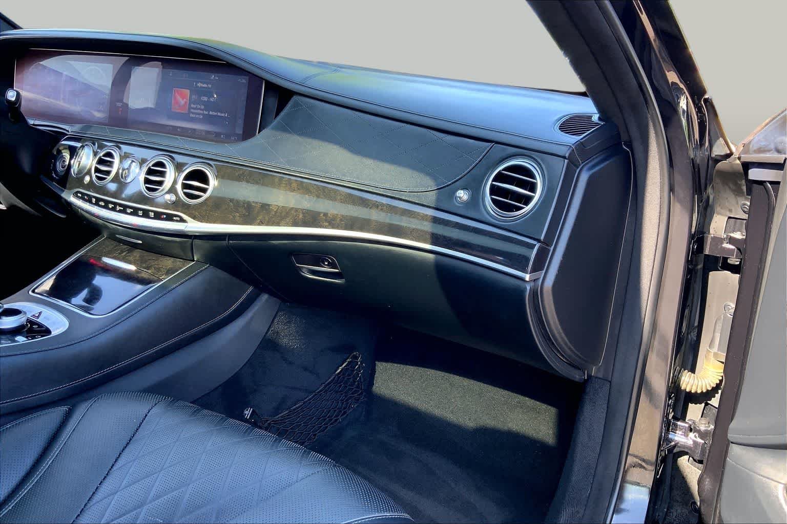 Used 2019 Obsidian Black Metallic Mercedes-Benz S 560 image 19