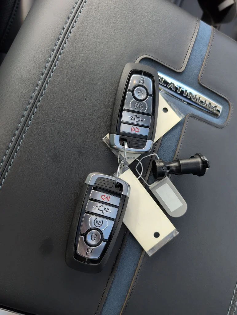 2026 Ford F-350 Super Duty Platinum - Photo 37