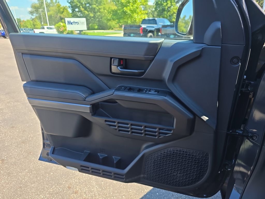 2025 Toyota Tacoma SR5 - Photo 27