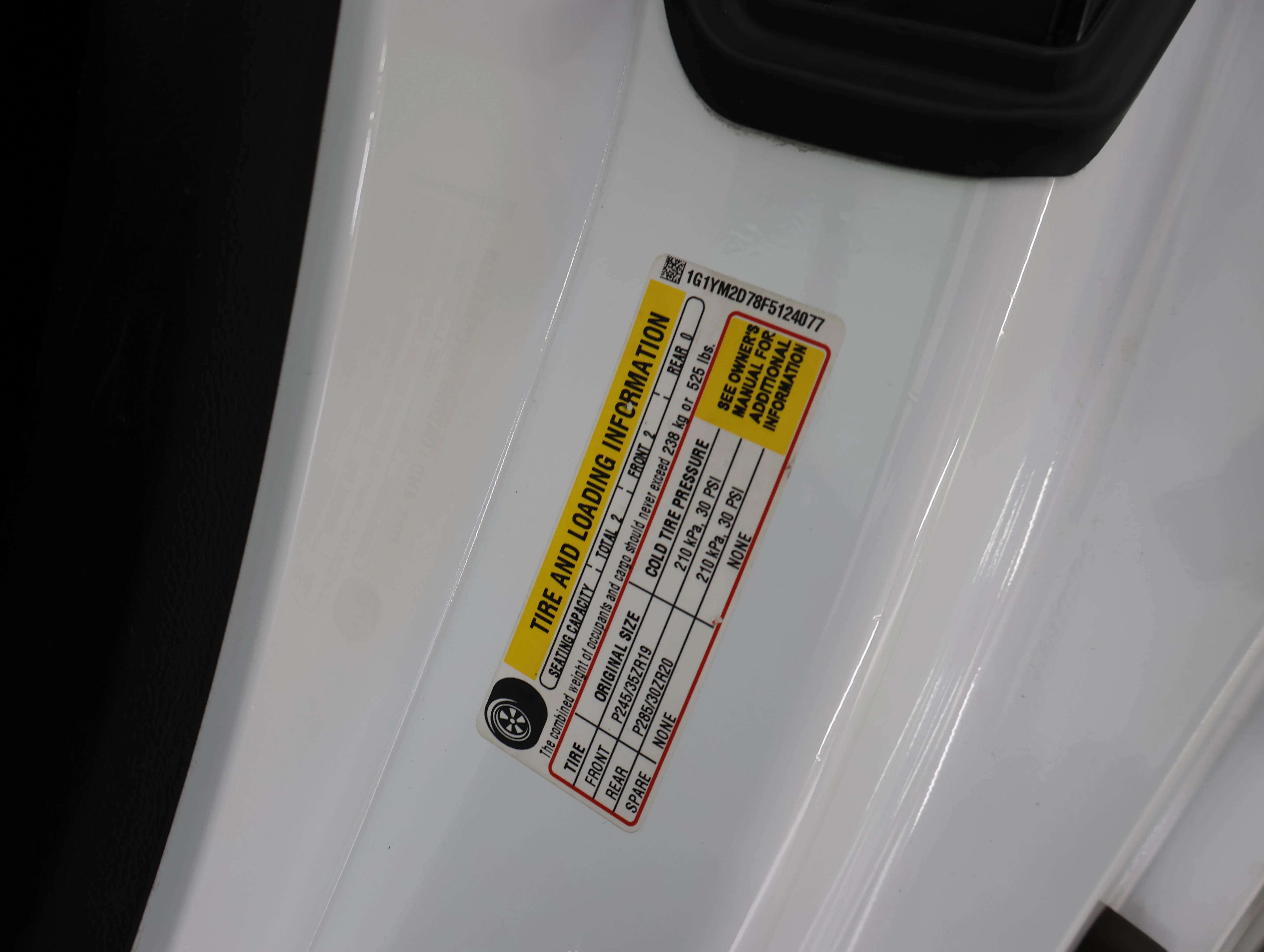 Used 2015 Arctic White Chevrolet Stingray Z51 image 54