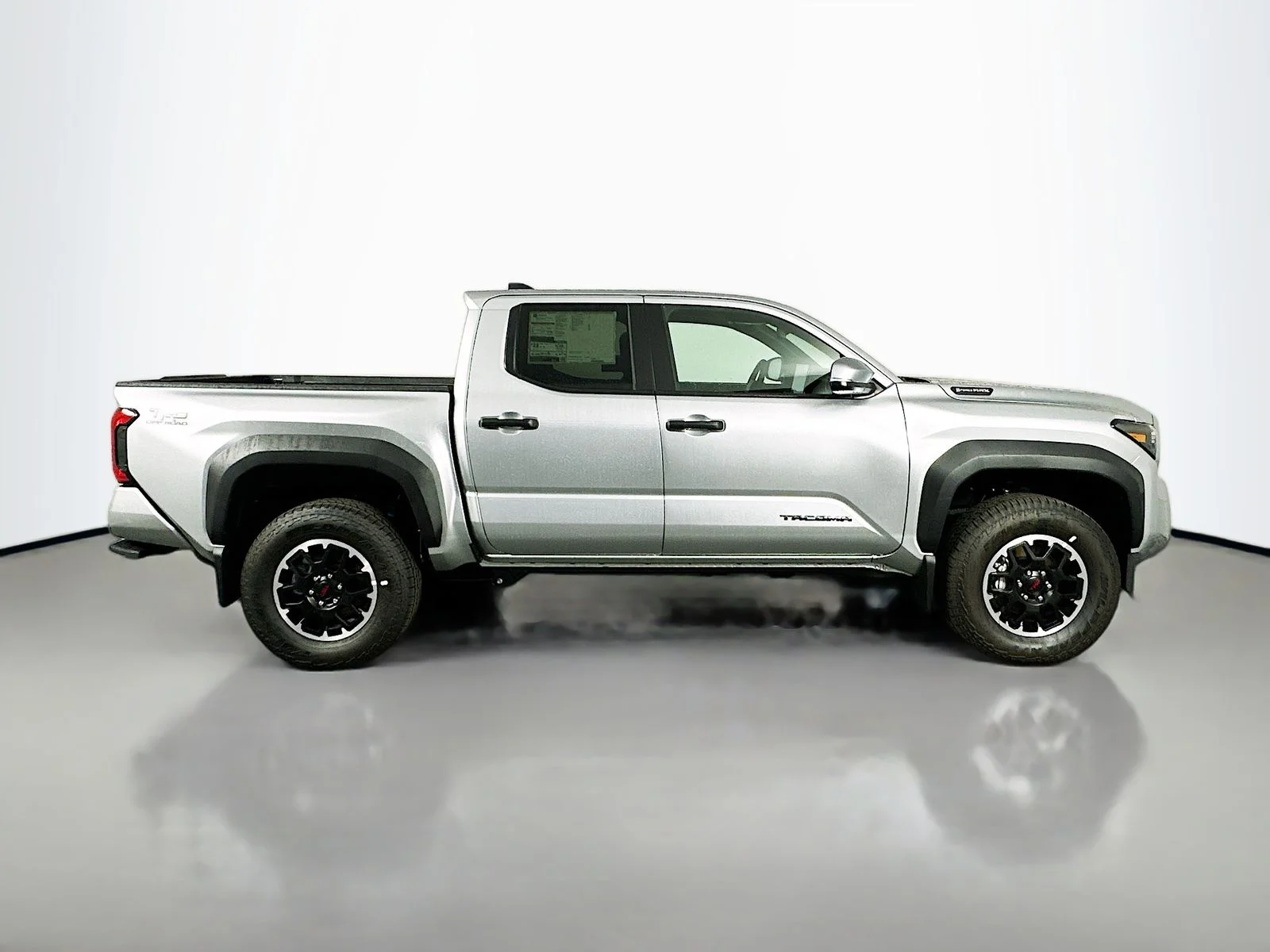 2025 Toyota Tacoma TRD Off Road - Photo 8